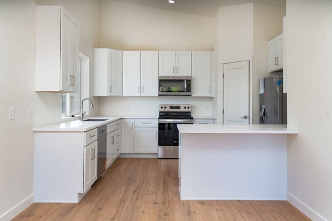 Building Photo - 534 Mockingbird Ln