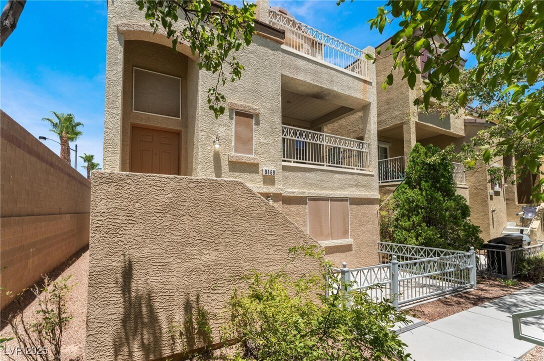 Foto principal - 9169 Column Ct