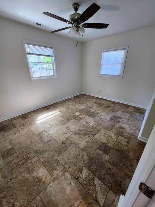 Foto del edificio - 1013 Rosedale Ave