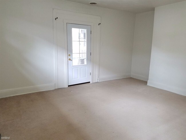 Building Photo - 2 br, 1 bath Apartment - 6374 Forward Avenue
