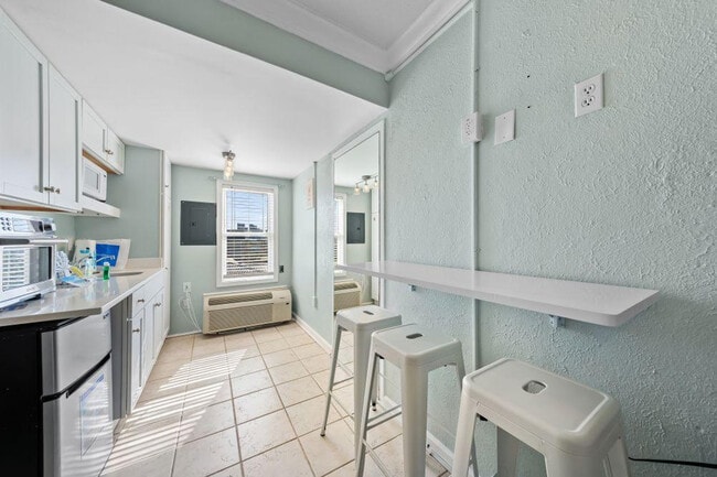 Foto del edificio - 200 E Beach Blvd