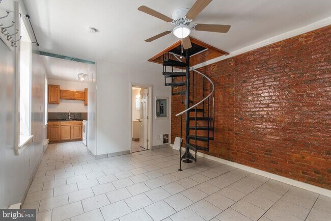 Foto del edificio - 513 W Girard Ave