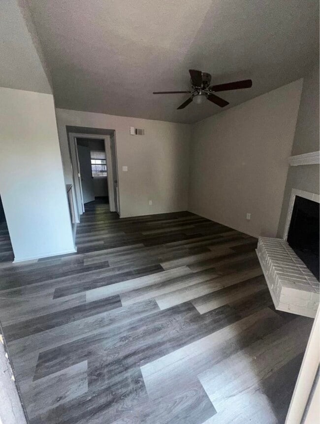 Building Photo - Parkwood at Forrest Brook