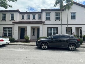 Building Photo - 9232 SW 170th Ave