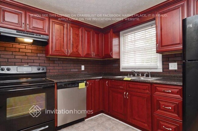 Building Photo - 4732 Woods Valley Dr