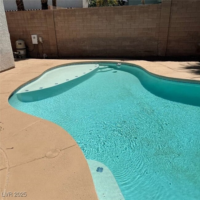 Building Photo - 343 S Arroyo Grande Blvd