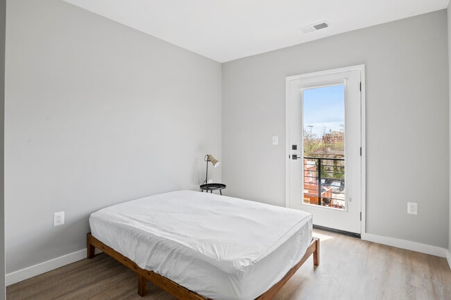 Photo - Euclid (Furnished Rooms) Apartments