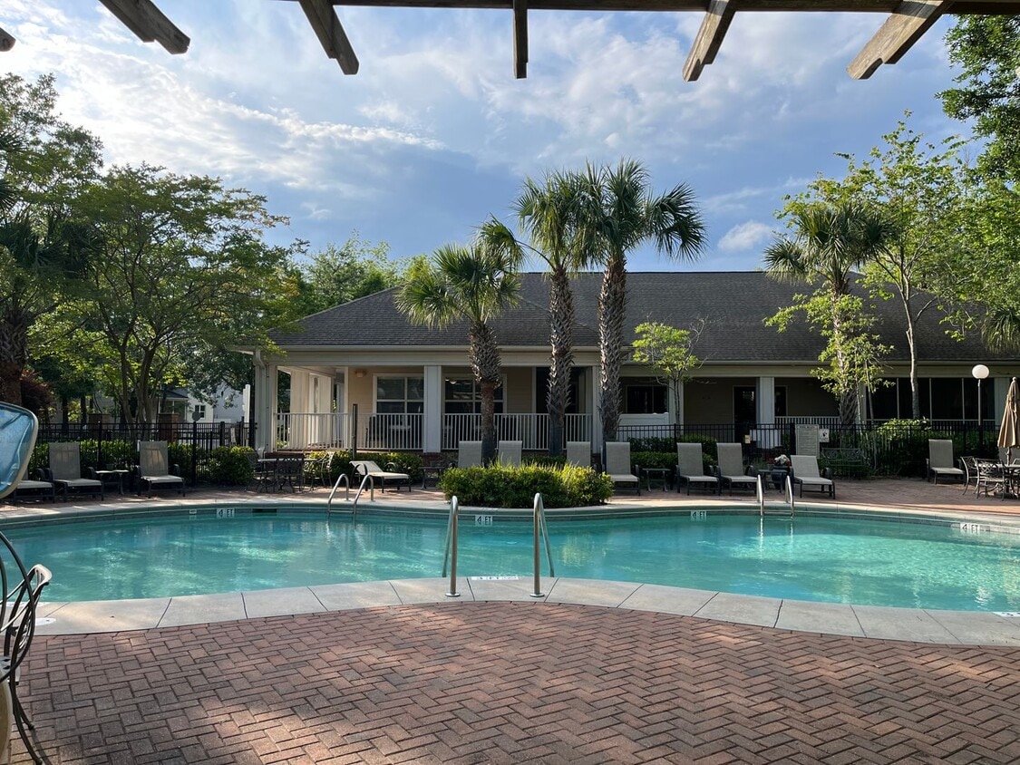 Primary Photo - 2 Bedroom 2 Bath Furnished Condo at The Re...