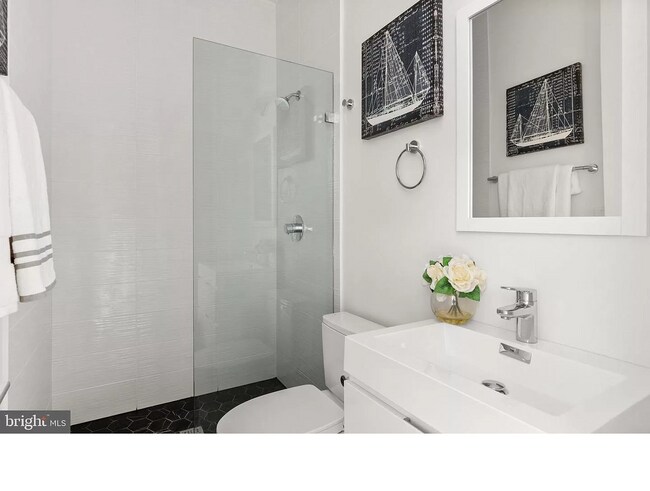 Baño - 1412 15th St NW