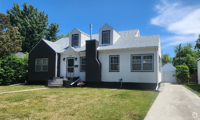 Building Photo - 2309 Virginia Ln