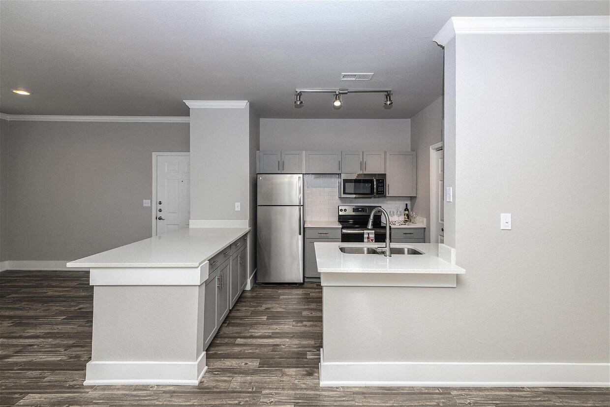 Primary Photo - 2001 Texas 360 Apt #A114, Euless, TX 76039...