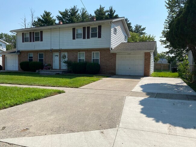 Available August 2024 - 4552 Baylor Ct