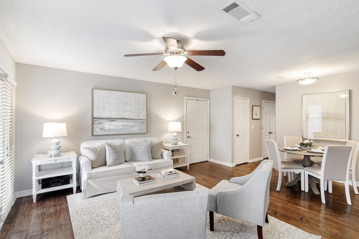 Foto principal - Lakeshore Pointe Apartment Homes