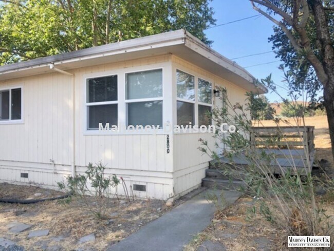 Foto del edificio - 2 Bdrm/1 Bath Duplex in the country, close...