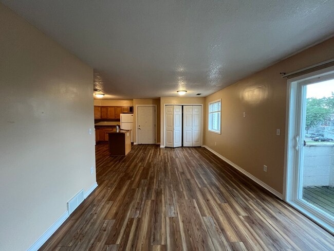 Building Photo - 896 Wescott Square