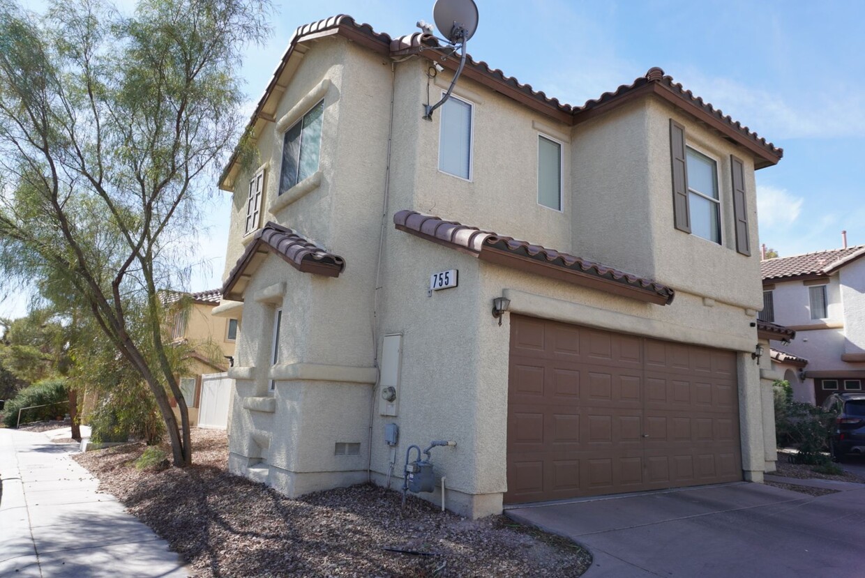 Foto principal - 4 Bedroom Home in Henderson NV!