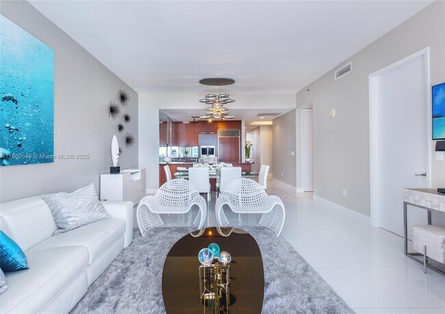 Foto del edificio - 15811 Collins Ave