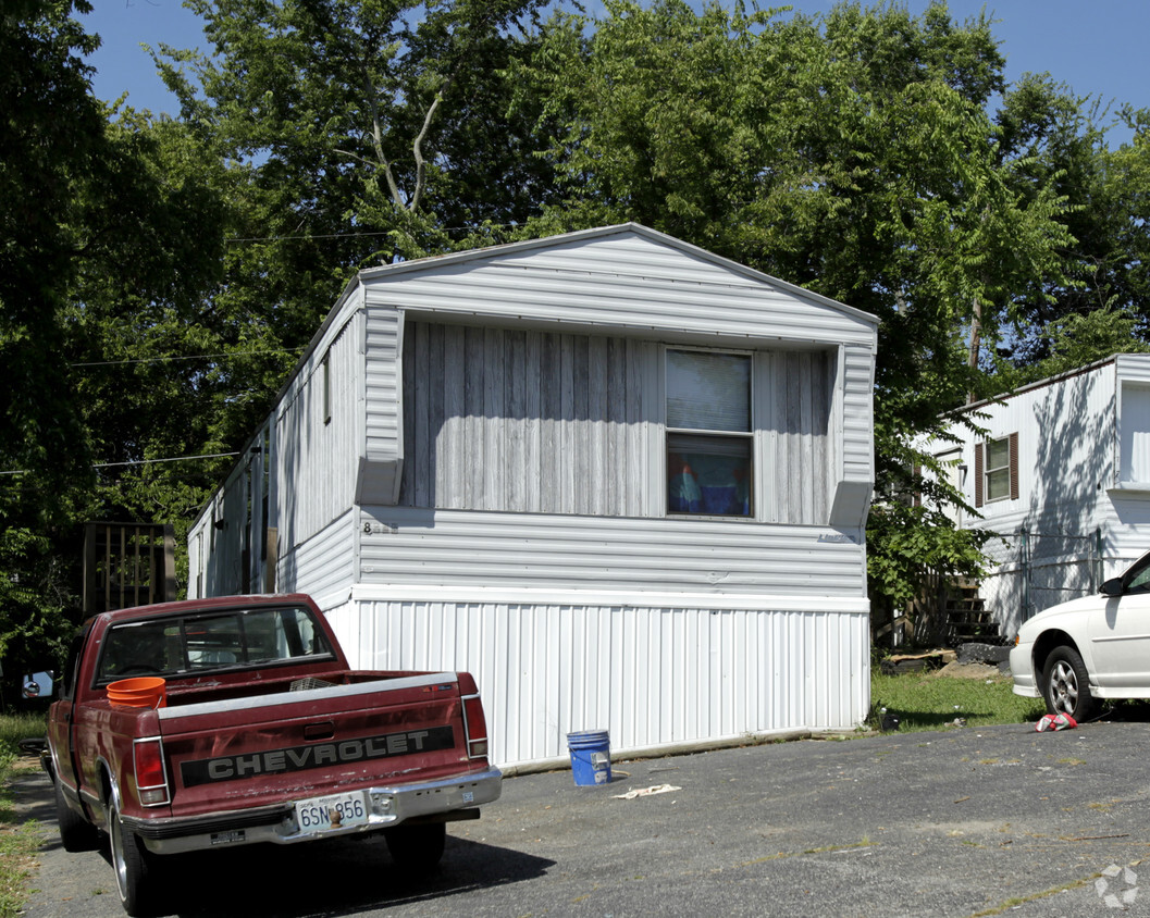 Primary Photo - Wagon Wheel Mobile Home Court