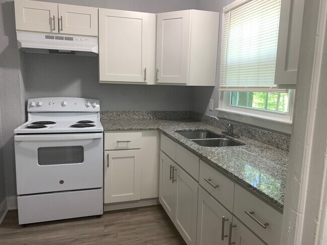 Foto del edificio - 736 W Dolphin St