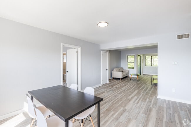 Interior Photo - 5735 - 5737 Hobart St, Pittsburgh, PA 15217