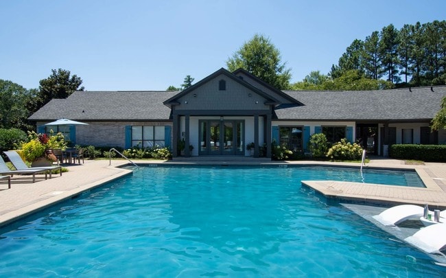 Primary Photo - The Lakes Apartments