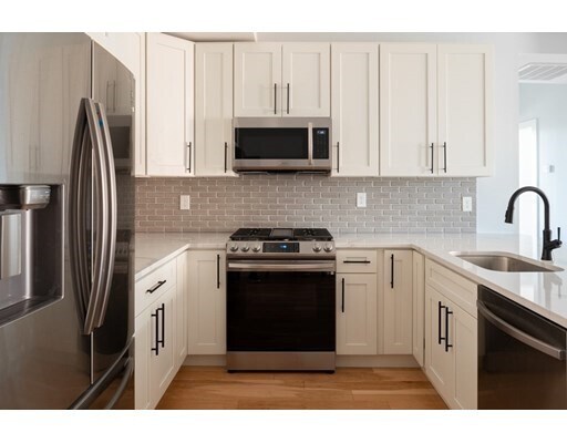 Foto del edificio - 1012-1016 Bennington St