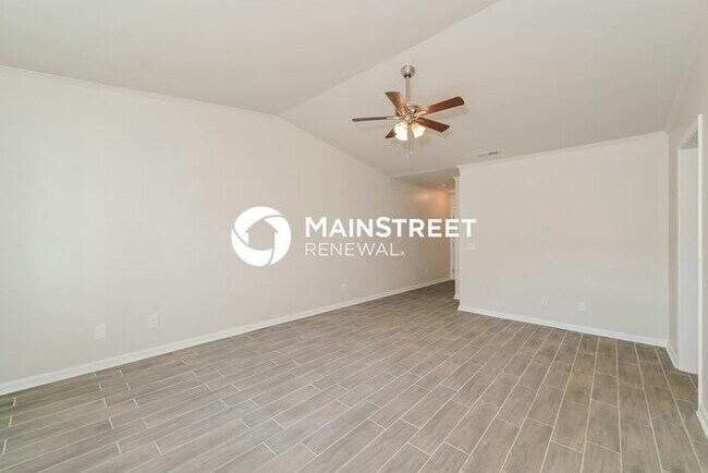 Foto del edificio - 3 Bedroom Pet-Friendly Home in KNOXVILLE, TN with Main Street Renewal