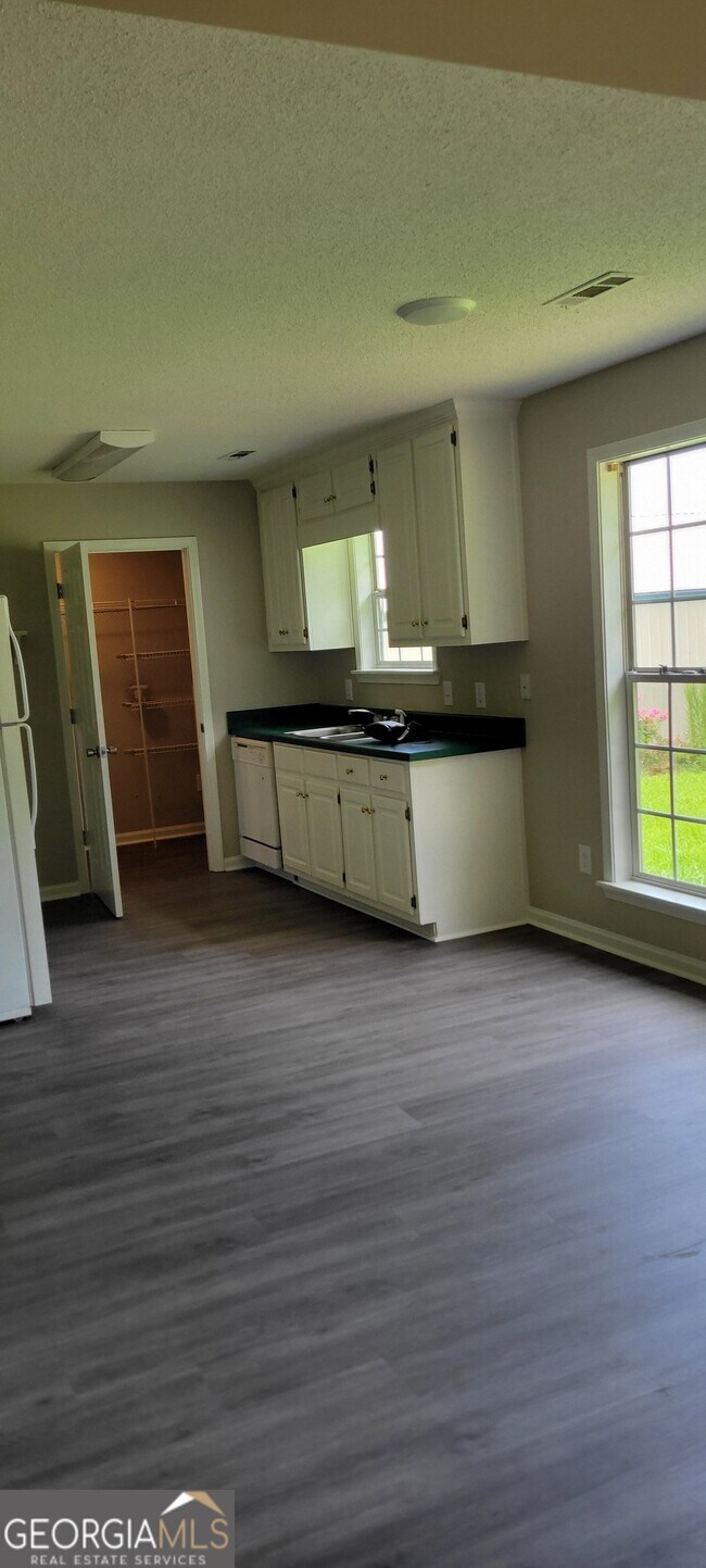 Building Photo - 4294 McBrayer Rd