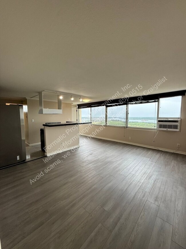 Building Photo - 1060 Kamehameha Hwy