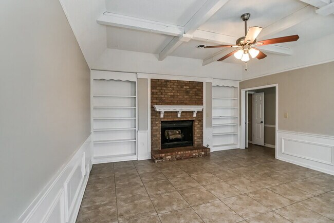 Foto del edificio - 5100 Barkshire Dr