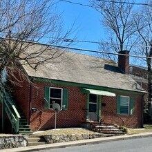 Building Photo - 10 N Court St