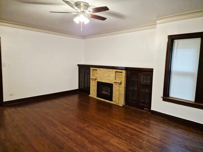 Foto del edificio - 7826 S Bennett Ave