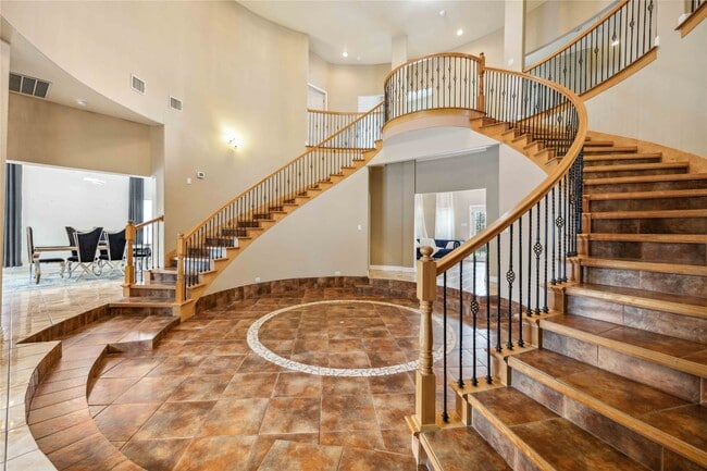 Foto del edificio - 5027 Creekmont Dr