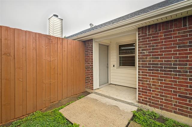 Foto del edificio - 945 Ramblewood Dr