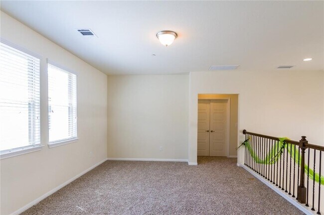 Building Photo - 3240 E Whitestone Blvd