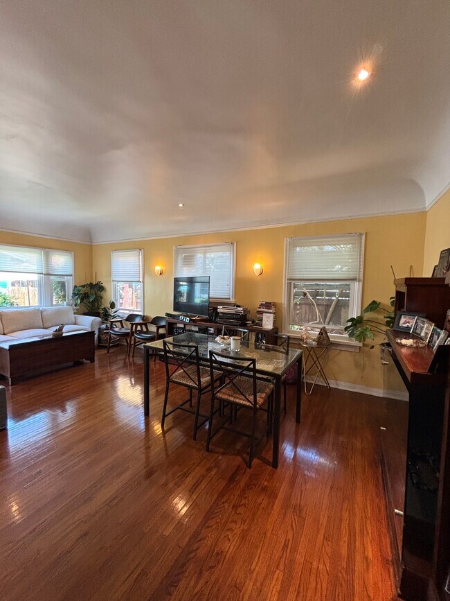 Bungalow moderno estilo Craftsman en la playa - 912 1/2 California Ave