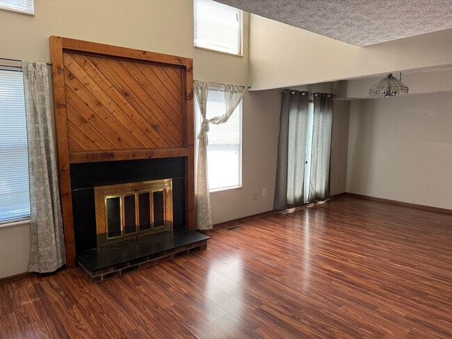 Building Photo - 3 Bedroom, 1.5 Bath Single Family Home - W...