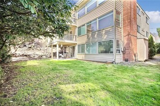 Building Photo - 2225-2229 W Raye St