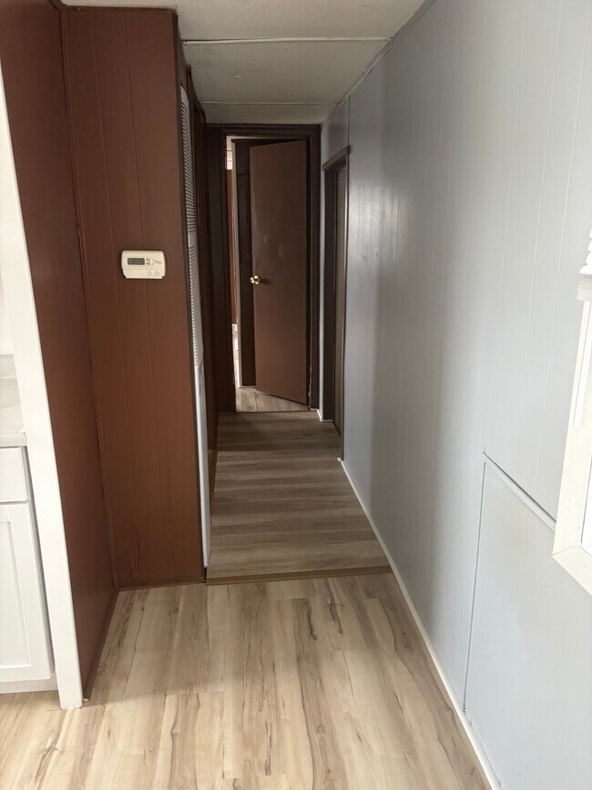 Foto del edificio - 2156 N Weaver Rd