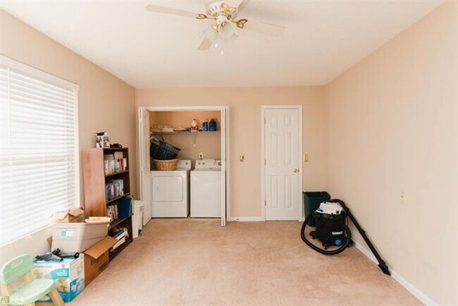Foto del edificio - 3 Bedroom 2 bath 2 Car-Garage in Senoia, GA