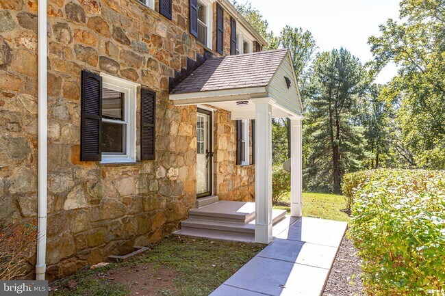 Foto del edificio - 6087 Dumfries Rd