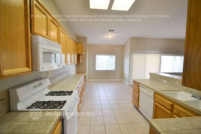 Building Photo - 3178 Fiji Island St