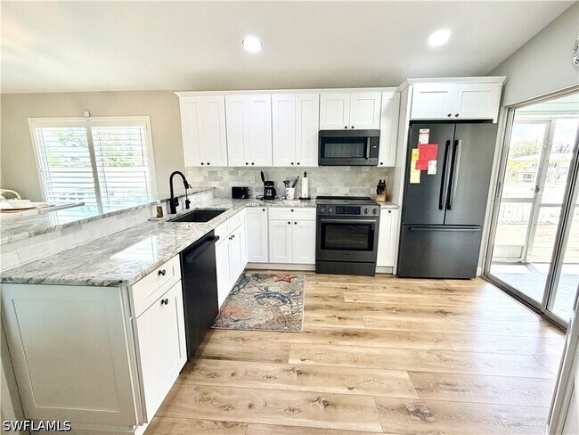 Building Photo - 27594 Shore Dr