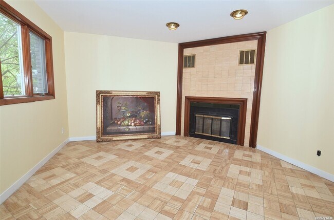 Foto del edificio - 83-14 Abingdon Rd