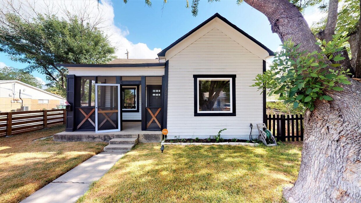 Primary Photo - Sleek Dignowity urban farmhouse near downt...