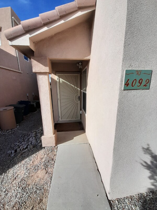 Building Photo - 4092 Sandia Vista Rd