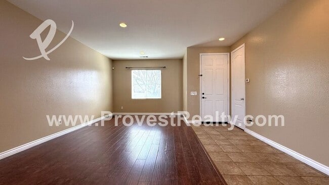 Foto del edificio - 13272 Sunland St