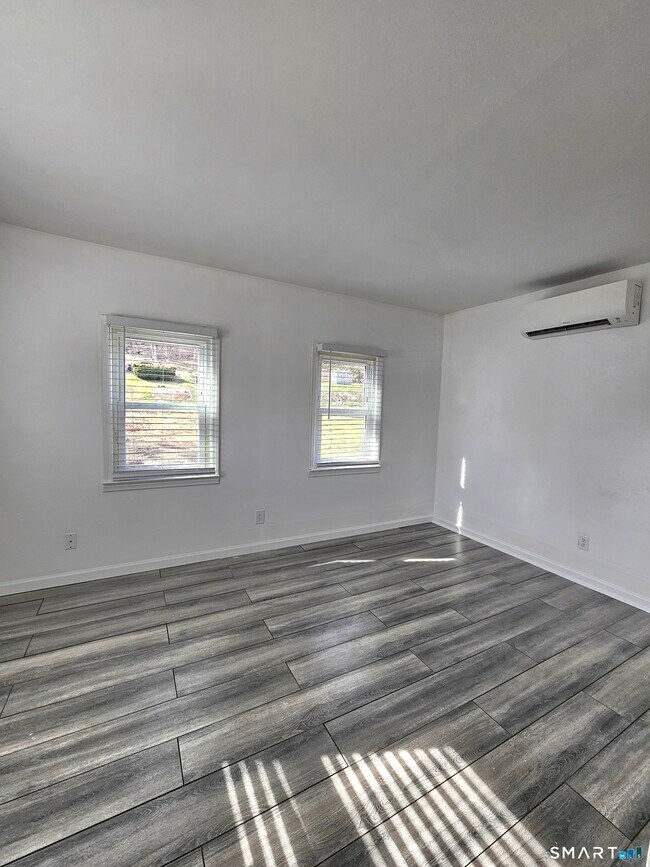 Foto del edificio - 2071 Middletown Ave