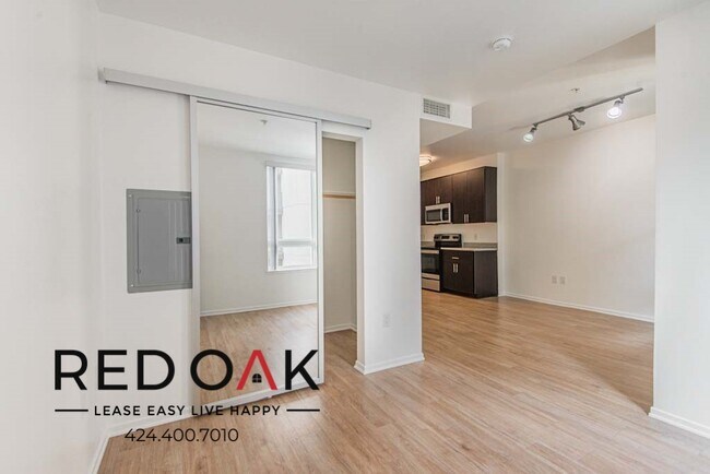 Foto del edificio - Luxurious Studio with Private Balcony, Cen...