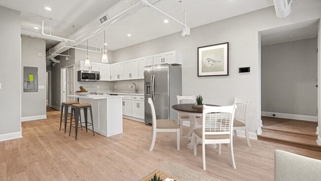 Foto del edificio - 119 S Main St